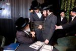 היסטארישע תורה רעוואלוציע אין שיכון סקווירא רייכע באנקעט אפגעצייכנט מיט הילכיגן סוקסעס 