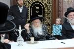 מעמד 'פתיחת הזמן'  אין די ישיבה 'תורת ישראל' קרעטשניף אין שטאט קרית גת. ציזאמען מיטן  'קביעת מזוזות' פארן נייעם פליגל פון די ישיבה.