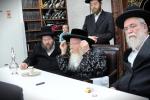 מעמד 'פתיחת הזמן'  אין די ישיבה 'תורת ישראל' קרעטשניף אין שטאט קרית גת. ציזאמען מיטן  'קביעת מזוזות' פארן נייעם פליגל פון די ישיבה.