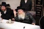 מעמד 'פתיחת הזמן'  אין די ישיבה 'תורת ישראל' קרעטשניף אין שטאט קרית גת. ציזאמען מיטן  'קביעת מזוזות' פארן נייעם פליגל פון די ישיבה.