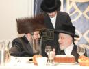 הגה"צ גאב"ד פשעווארסק וויליאמסבורג שליט"א אויף א באזוך במעון קדשו פון כ"ק אדמו"ר מליסקא שליט"א, לרגל די חתונה פון זיין טאכטער.