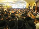 די לוויה פון כ"ק אדמו"ר מביאלא אוסטראווא זצ"ל פון בית מדרש אויף רחוב דוד דראובני אין ירושלים צום הר הזיתים.