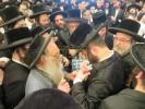 די לוויה פון כ"ק אדמו"ר מביאלא אוסטראווא זצ"ל פון בית מדרש אויף רחוב דוד דראובני אין ירושלים צום הר הזיתים.