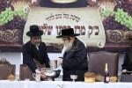 שמחת הבר מצוה פאר אן אייניקל ביי כ"ק אדמו"ר מתולדות צבי ספינקא שליט"א