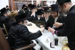 Main image for שמחת הבר מצוה פאר אן אייניקל ביי כ"ק אדמו"ר מתולדות צבי ספינקא שליט"א