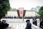 מעמד הנחת אבן הפינה רבתי פארן בנין ישיבה קטנה תולדות יעקב יוסף דחסידי סקווירא - מאנסי בראשות בני וחתני כ"ק האדמו"ר מסקווירא שליט"א
