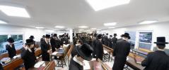 מעמד הנחת אבן הפינה רבתי פארן בנין ישיבה קטנה תולדות יעקב יוסף דחסידי סקווירא - מאנסי בראשות בני וחתני כ"ק האדמו"ר מסקווירא שליט"א