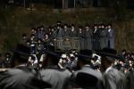 מעמד התפילה פון חסידי תולדות אהרן און מירון בראשות כ"ק אדמו"ר מתולדות אהרן שליט"א