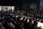 מעמד התפילה פון חסידי תולדות אהרן און מירון בראשות כ"ק אדמו"ר מתולדות אהרן שליט"א