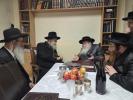 Main image for הגאון ר' ד"ח אלתר שליט"א אויף א באזוך ביים כ"ק אדמו"ר מצאנז זמיגראד אנטווערפן שליט"א.