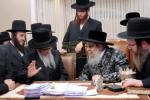 האדמו"ר מקיוויאשד שליט"א אויף א באזוך ביי כ"ק אדמו"ר מסאטמאר שליט"א נעכטן אויפדערנאכט בעת די זמני כניסה.
