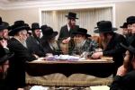 האדמו"ר מקיוויאשד שליט"א אויף א באזוך ביי כ"ק אדמו"ר מסאטמאר שליט"א נעכטן אויפדערנאכט בעת די זמני כניסה.