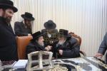 אדמורי"ם ביי פאר הדור הרה"ק רבי יעקב מאיר שעכטער שליט"א  לברך ולהתברך בברכת השנים לקראת הימים הנוראים