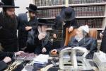 אדמורי"ם ביי פאר הדור הרה"ק רבי יעקב מאיר שעכטער שליט"א  לברך ולהתברך בברכת השנים לקראת הימים הנוראים