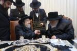 אדמורי"ם ביי פאר הדור הרה"ק רבי יעקב מאיר שעכטער שליט"א  לברך ולהתברך בברכת השנים לקראת הימים הנוראים