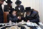 אדמורי"ם ביי פאר הדור הרה"ק רבי יעקב מאיר שעכטער שליט"א  לברך ולהתברך בברכת השנים לקראת הימים הנוראים