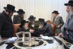 אדמורי"ם ביי פאר הדור הרה"ק רבי יעקב מאיר שעכטער שליט"א  לברך ולהתברך בברכת השנים לקראת הימים הנוראים