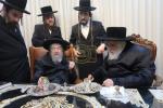 אדמורי"ם ביי פאר הדור הרה"ק רבי יעקב מאיר שעכטער שליט"א  לברך ולהתברך בברכת השנים לקראת הימים הנוראים