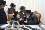 אדמורי"ם ביי פאר הדור הרה"ק רבי יעקב מאיר שעכטער שליט"א  לברך ולהתברך בברכת השנים לקראת הימים הנוראים
