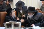 אדמורי"ם ביי פאר הדור הרה"ק רבי יעקב מאיר שעכטער שליט"א  לברך ולהתברך בברכת השנים לקראת הימים הנוראים