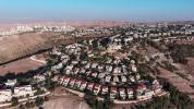 א שווערע טעות: פרעזידענט הערצאג רייסט אראפ די בריטישע סאנקציעס אויף די מערב ברעג מתנחלים
