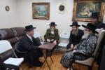 כ"ק אדמו"ר מסאטמאר שליט"א ביי ניחום אבילים ביי הרה"ח ר' ברוך מרדכי ראזענבערג הי"ו היושב ע"פ אביו הרה"ח ר' הערשל ע"ה.