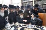 כ"ק אדמו"ר מבהוש שליט"א אצל פאר הדור הגה"צ רבי יעקב מאיר שכטער שליט"א