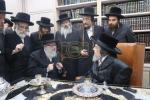 כ"ק אדמו"ר מבהוש שליט"א אצל פאר הדור הגה"צ רבי יעקב מאיר שכטער שליט"א