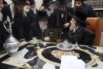כ"ק אדמו"ר מבהוש שליט"א אצל פאר הדור הגה"צ רבי יעקב מאיר שכטער שליט"א