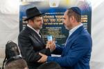 היסטאריע אין 'קאסטראמע': ספרי קודש אנטדעקט אין די ווענט פונעם בנין, און א כתיבת ספר תורה
