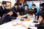 כ"ק אדמור מסאטמאר שליטא באזוכט אין שטוב פון הרבני הנגיד חיים מרדכי אינזליכט שליט"א אין מאָנסי