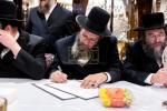 כ"ק אדמור מסאטמאר שליטא באזוכט אין שטוב פון הרבני הנגיד חיים מרדכי אינזליכט שליט"א אין מאָנסי