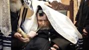 Main image for כ"ק אדמו"ר מבעלזא שליט"א ביי תקיעת שופר בבית נאווה קודש היינט נאכן זיך איימקערן פון שפיטאל