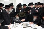 מעמד חתימת שטרות בראשות כ"ק אדמו"ר מסאטמאר שליט"א