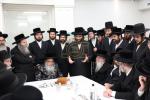 מעמד חתימת שטרות בראשות כ"ק אדמו"ר מסאטמאר שליט"א