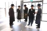Main image for מעמד קביעת מזוזה פאר א נייעם אגף פון 7 לערן צימערן אין ת"ת ויזניץ בית שמש, בראשות פונעם רב פון קריה שליט"א און די הנהלת המוסדות.