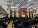 סליחות און חלוקת האניג ביי כ"ק אדמו"ר מקראלי שליט"א