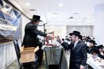 "כינוס הרבנים" דורך באַרימטער "מרכז הוראה" ברענגט צונויף נאָנט צו 200 רבנים ודיינים שליט"א