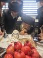 אדמור"ים ורבנים באטייליגן זיך ביי אן סיום כתיבת ספר תורה בראשות כ"ק אדמו"ר ממאקאווע שליט"א