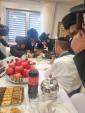 אדמור"ים ורבנים באטייליגן זיך ביי אן סיום כתיבת ספר תורה בראשות כ"ק אדמו"ר ממאקאווע שליט"א