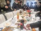 אדמור"ים ורבנים באטייליגן זיך ביי אן סיום כתיבת ספר תורה בראשות כ"ק אדמו"ר ממאקאווע שליט"א