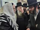 בילדער גאלעריע: כ"ק מרן אדמו"ר מצאנז קלויזענבורג שליט"א באזוכט אין ארה"ק פערטער טייל