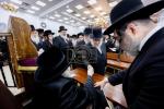 א' סליחות און חצר הקודש תולדות צבי ספינקא