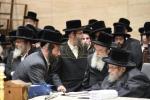 כ"ק אדמו"ר מבעלזא שליט"א ביי קבלת קהל פאר א חלק פון די בני חוץ לארץ וועלכע זענען זיך געקומען מסתופף זיין בצל הקודש