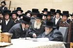 כ"ק אדמו"ר מבעלזא שליט"א ביי קבלת קהל פאר א חלק פון די בני חוץ לארץ וועלכע זענען זיך געקומען מסתופף זיין בצל הקודש