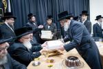 מעמד קביעות מזוזה און התמנות הדיין אינעם 'ווילידזש' אין שיכון סקווירא.