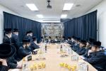 מעמד קביעות מזוזה און התמנות הדיין אינעם 'ווילידזש' אין שיכון סקווירא.