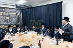 מעמד קביעות מזוזה און התמנות הדיין אינעם 'ווילידזש' אין שיכון סקווירא.