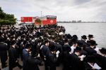 קריאת הקרבנות און אמירת תשליך ביי כ"ק אדמו"ר מבאבוב 45 שליט"א