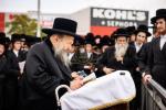 קריאת הקרבנות און אמירת תשליך ביי כ"ק אדמו"ר מבאבוב 45 שליט"א